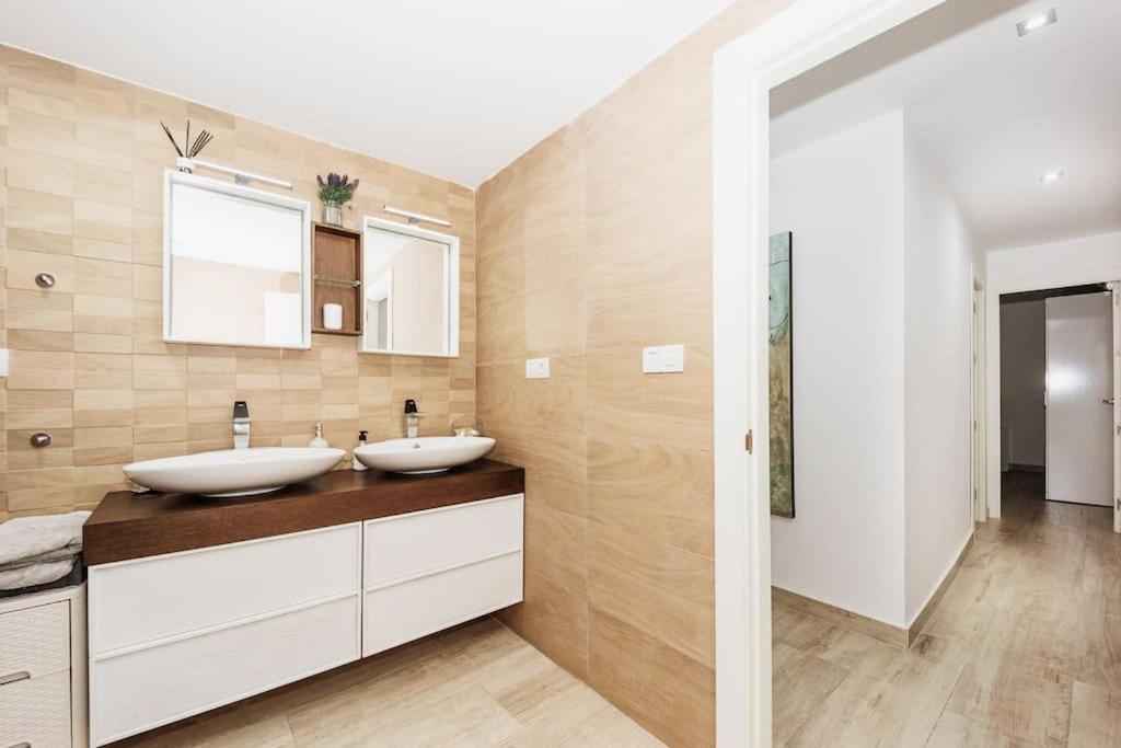 Modern First Line Apartment Almunecar Ngoại thất bức ảnh