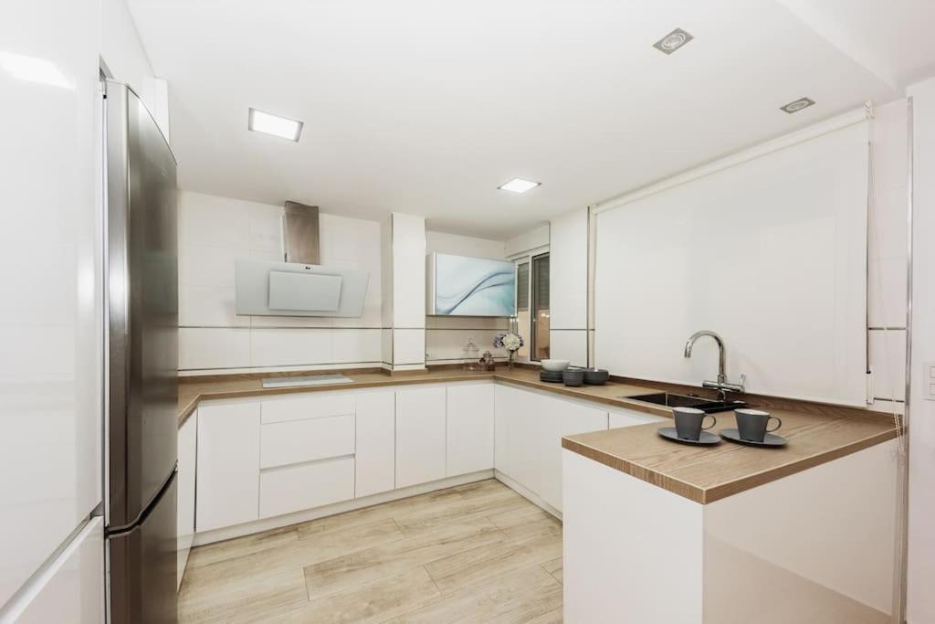 Modern First Line Apartment Almunecar Ngoại thất bức ảnh