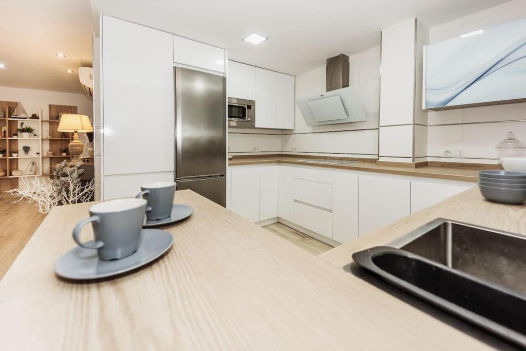 Modern First Line Apartment Almunecar Ngoại thất bức ảnh